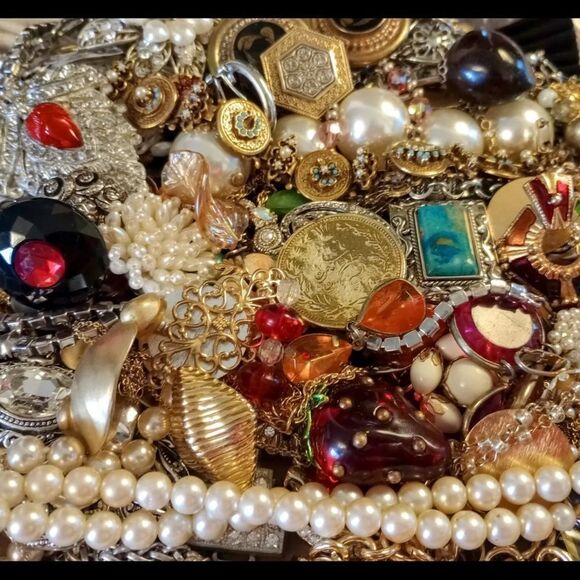 1 LB UNSEARCHED Gold Silver Tone Jewelry Lot 💎 Bulk Reseller Mix / Mystery Bling - Picture 6 of 13